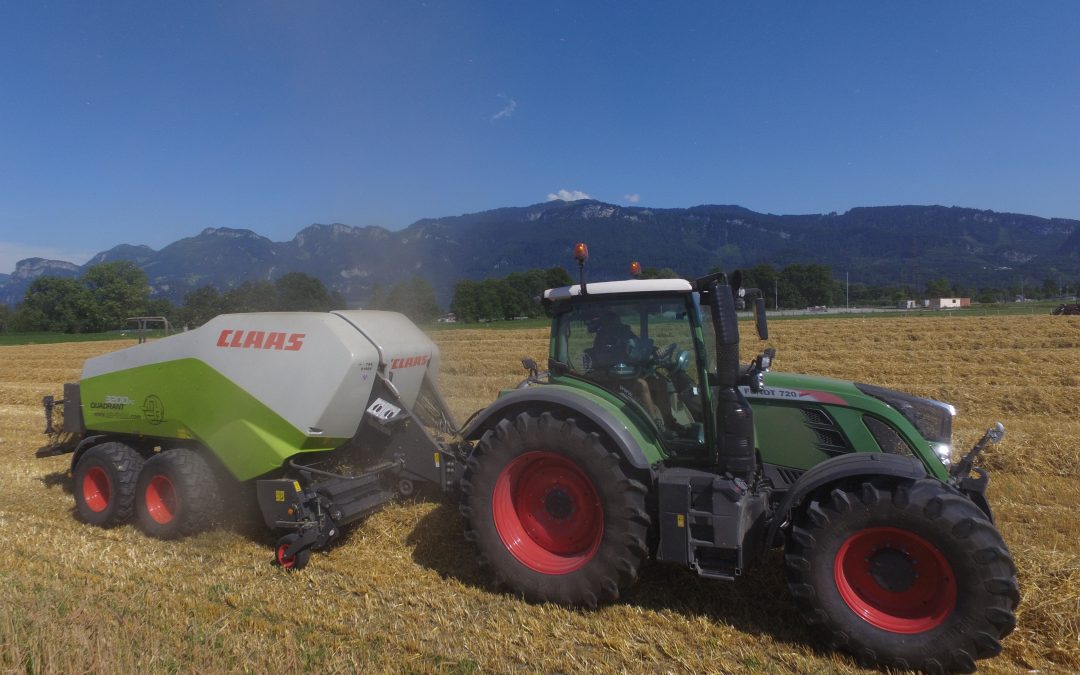 Neu bei uns: Claas Quadrant Quaderballenpresse!